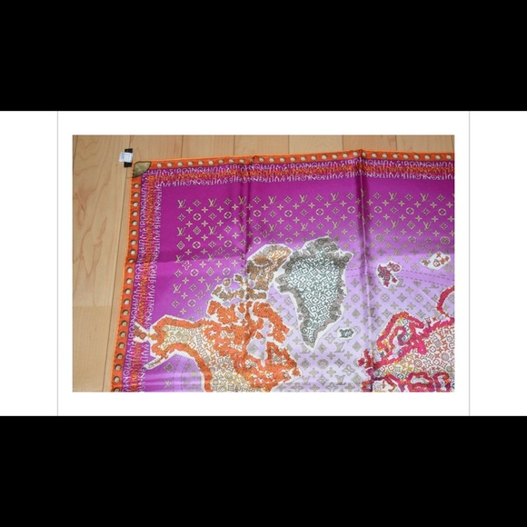 Authentic Louis Vuitton Monogram World Map scarf - Picture 3 of 7